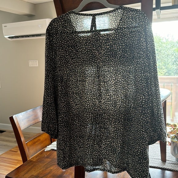 Blouse with print, new with tags - Picture 3 of 3